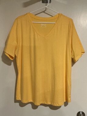 Denim&Co. short sleeve t-shirt, size large, color yellow.